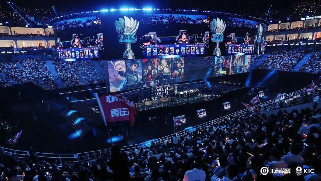 足球战术思 足球战术思