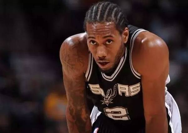 一个年轻球 一个年轻球